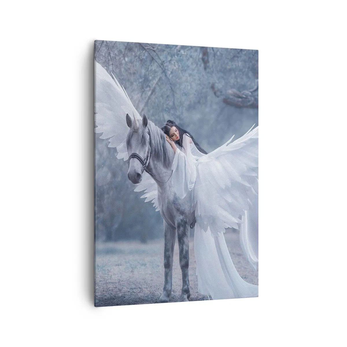 Obraz na płótnie - Kobieta na białym koniu ze skrzydłami w magicznym lesie - 70x100cm - Natchniona chwila - Nowoczesna dekoracja ścienna do salonu i sypialni ARTTOR