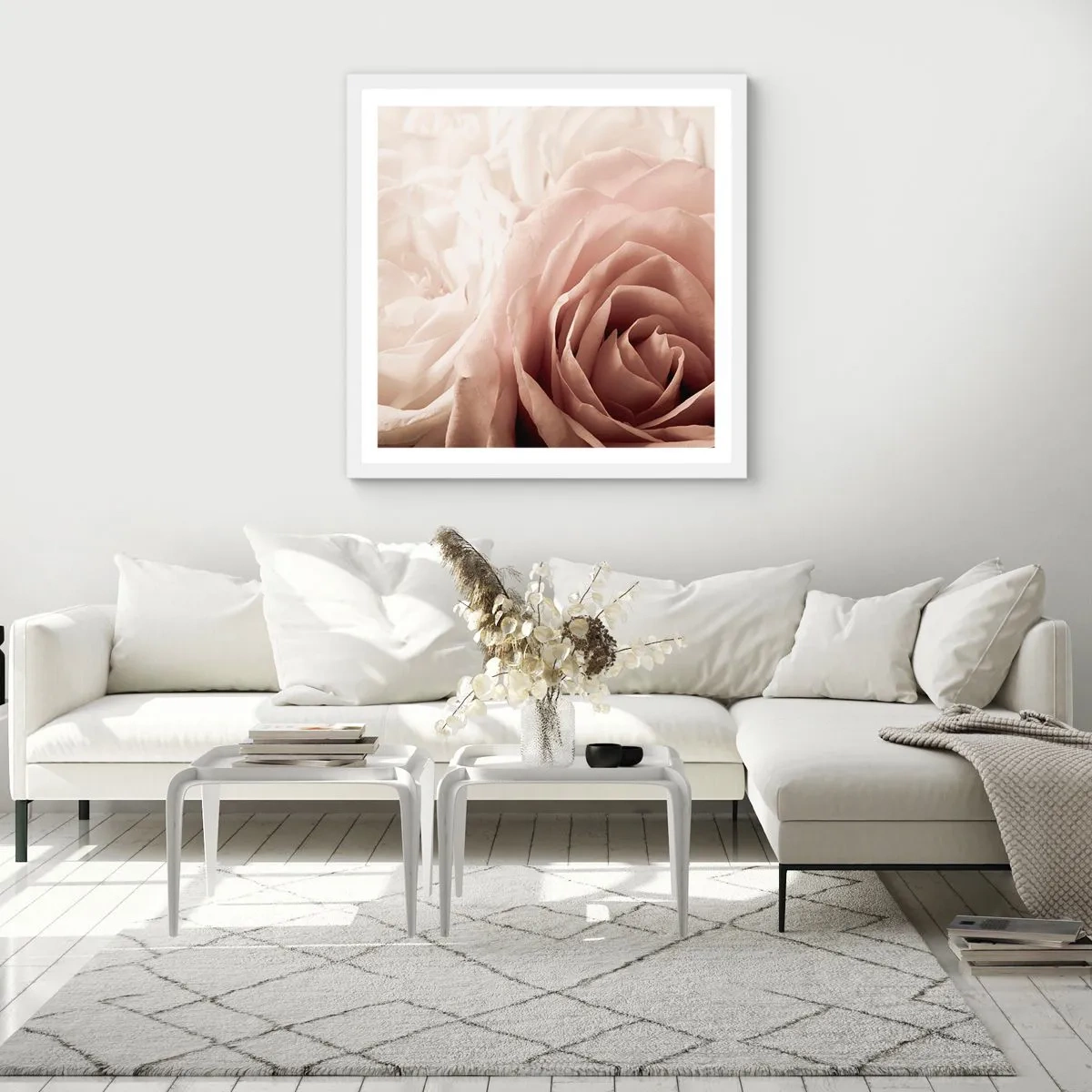 Plakat w białej ramie - W sercu róży - 60x60 cm