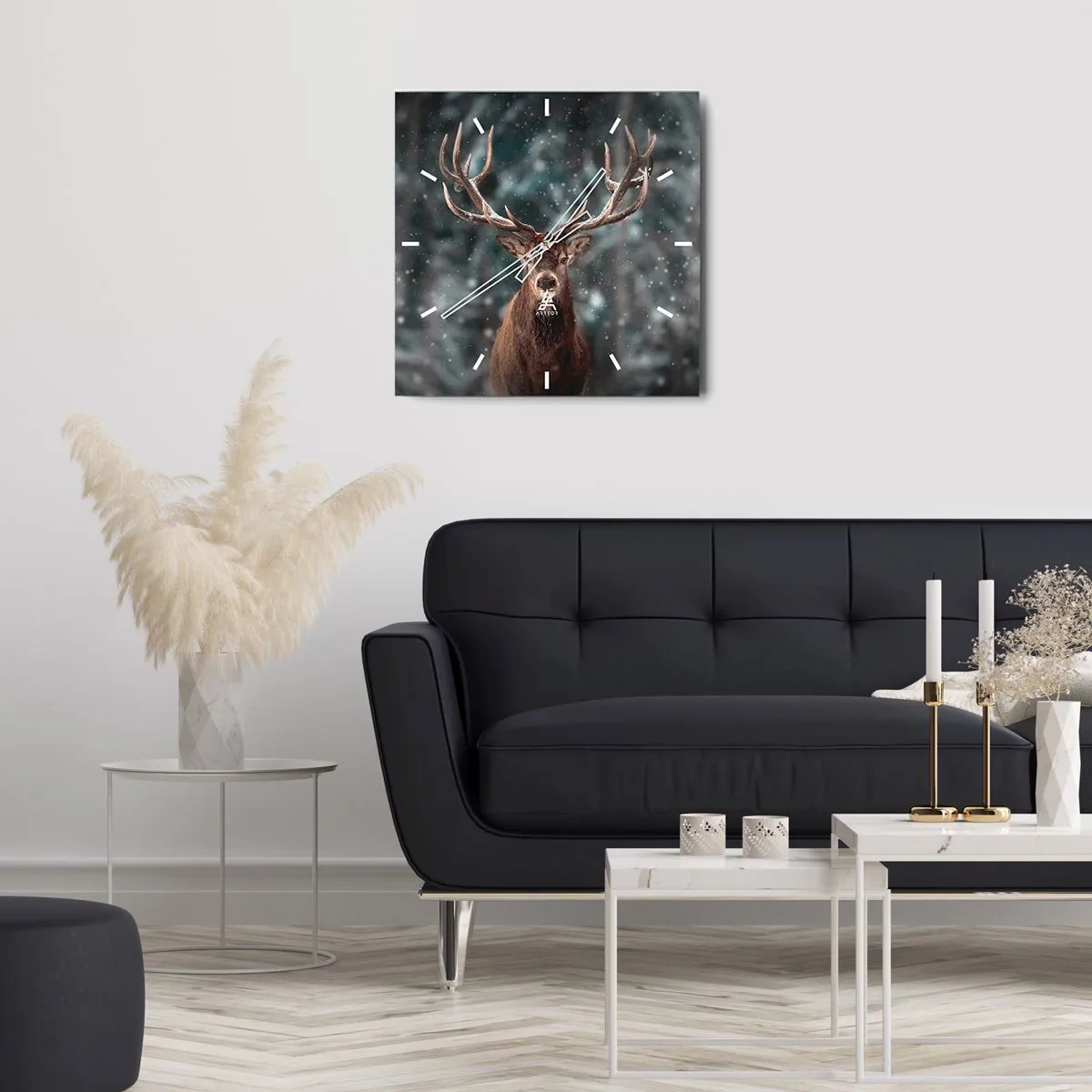 Zegar ścienny - Jeleń w zimowym lesie z padającym śniegiem - 30x30cm - Król lasu ukoronowany - Nowoczesna dekoracja ścienna do salonu i sypialni ARTTOR