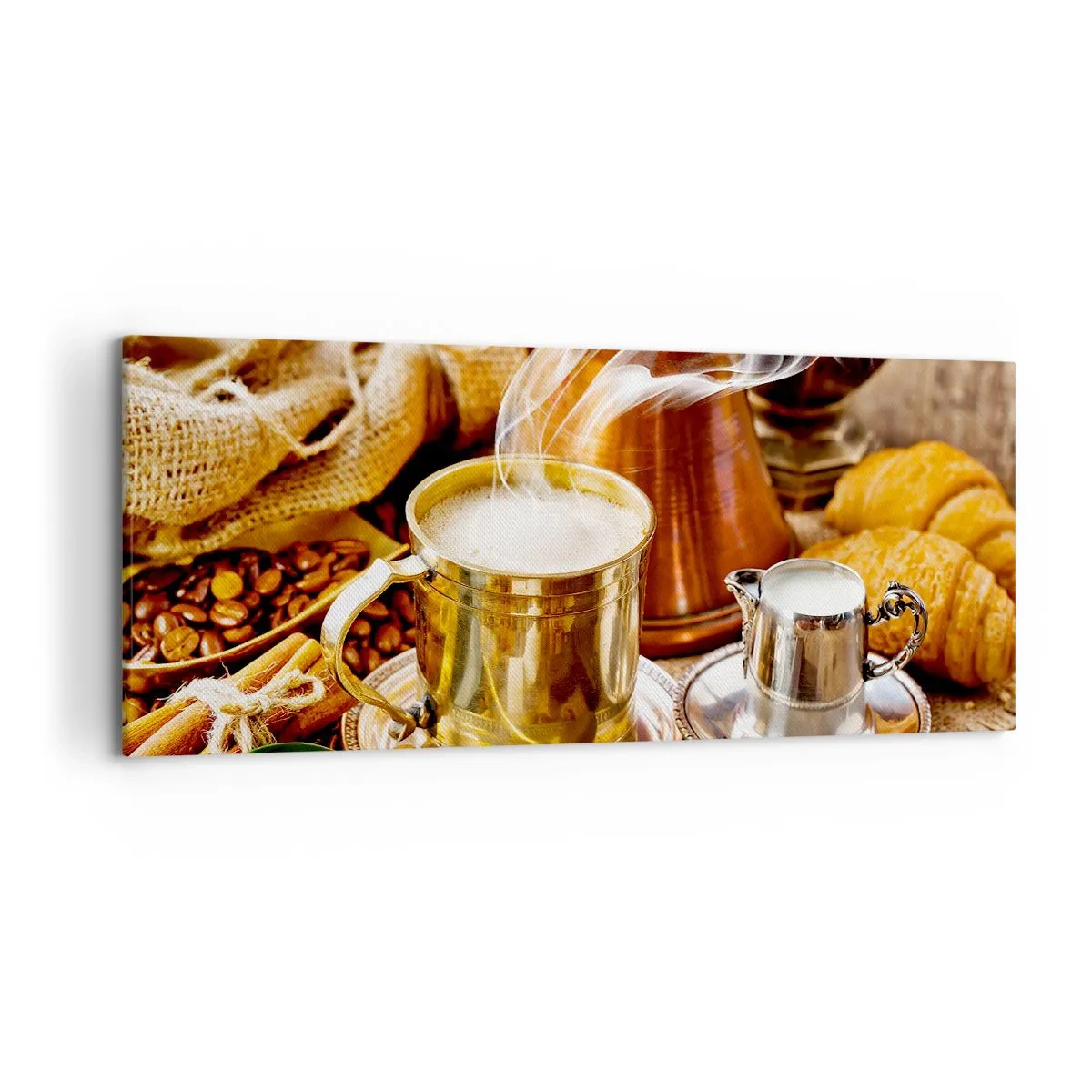 Obraz na płótnie - Złoty kubek z kawą w otoczeniu ziaren, dzbanuszków i croissantów - 120x50cm - Miłego dnia! - Nowoczesna dekoracja ścienna do salonu i sypialni ARTTOR