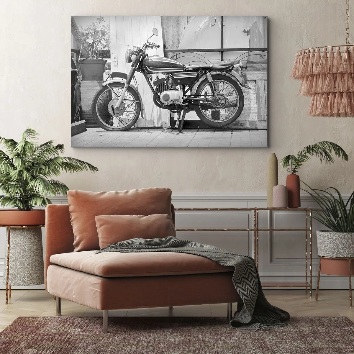 Obraz na płótnie - Czarno-białe zdjęcie klasycznego motocykla - 120x80cm - Klasyka ponad wszystko - Nowoczesna dekoracja ścienna do salonu, kuchni i sypialni ARTTOR