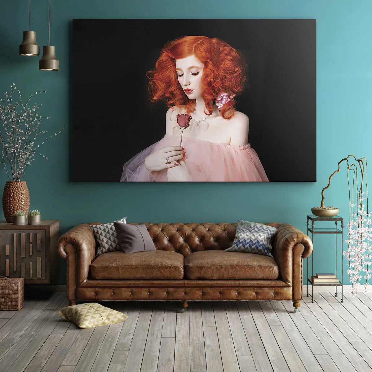 Obraz na płótnie - Kobieta z rudymi włosami trzymająca różę - 70x50cm - W barokowym stylu - Nowoczesna dekoracja ścienna do salonu i sypialni ARTTOR