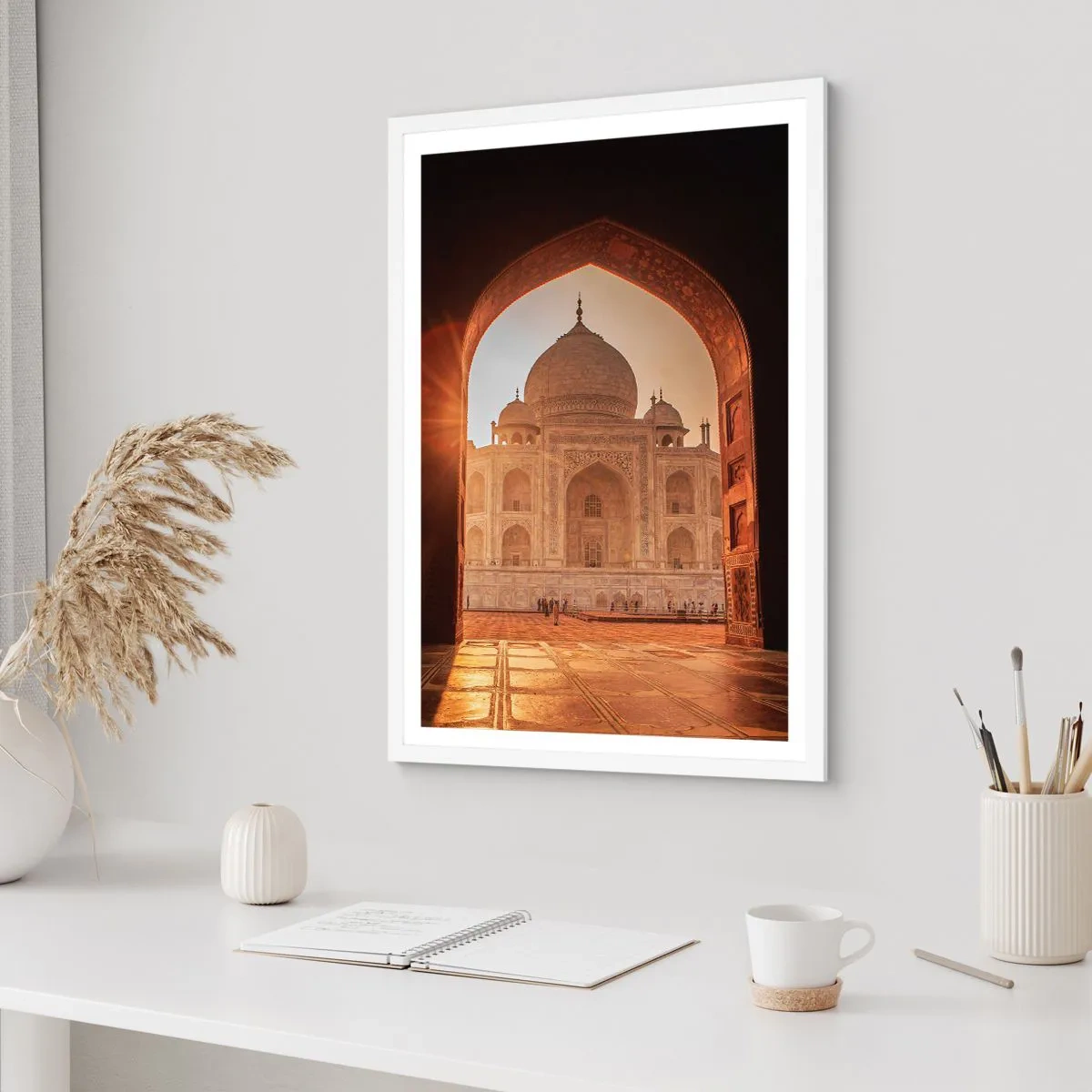 Plakat w białej ramie - Pomnik nieziemskiej miłości - 61x91 cm