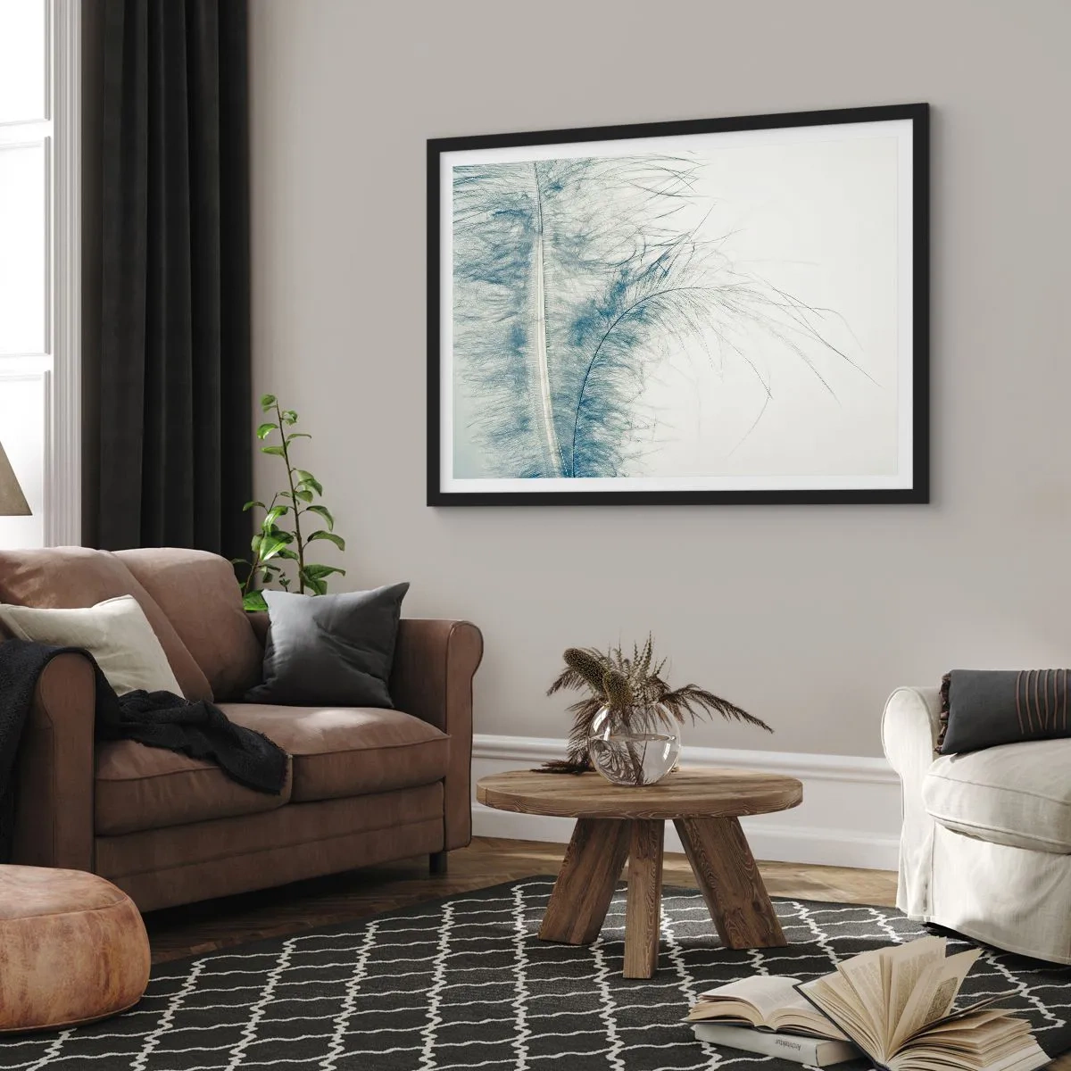 Plakat w czarnej ramie - Delikatne pióro w pastelowych odcieniach na jasnym tle - 100x70cm - Szept natury - Nowoczesna dekoracja ścienna do salonu i sypialni ARTTOR