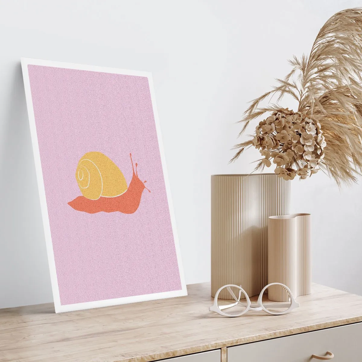 Plakat - Minimalistyczna grafika ślimaka na pastelowym tle - 50x70cm - Nie ma pośpiechu - Nowoczesna dekoracja ścienna do salonu, kuchni i sypialni ARTTOR