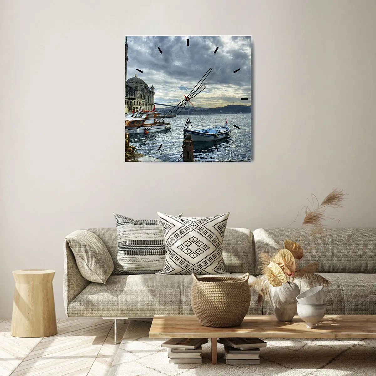 Zegar ścienny - Historyczna budowla nad wodą z łodziami i mostem w tle - 30x30cm - Na granicy światów - Nowoczesna dekoracja ścienna do salonu i sypialni ARTTOR