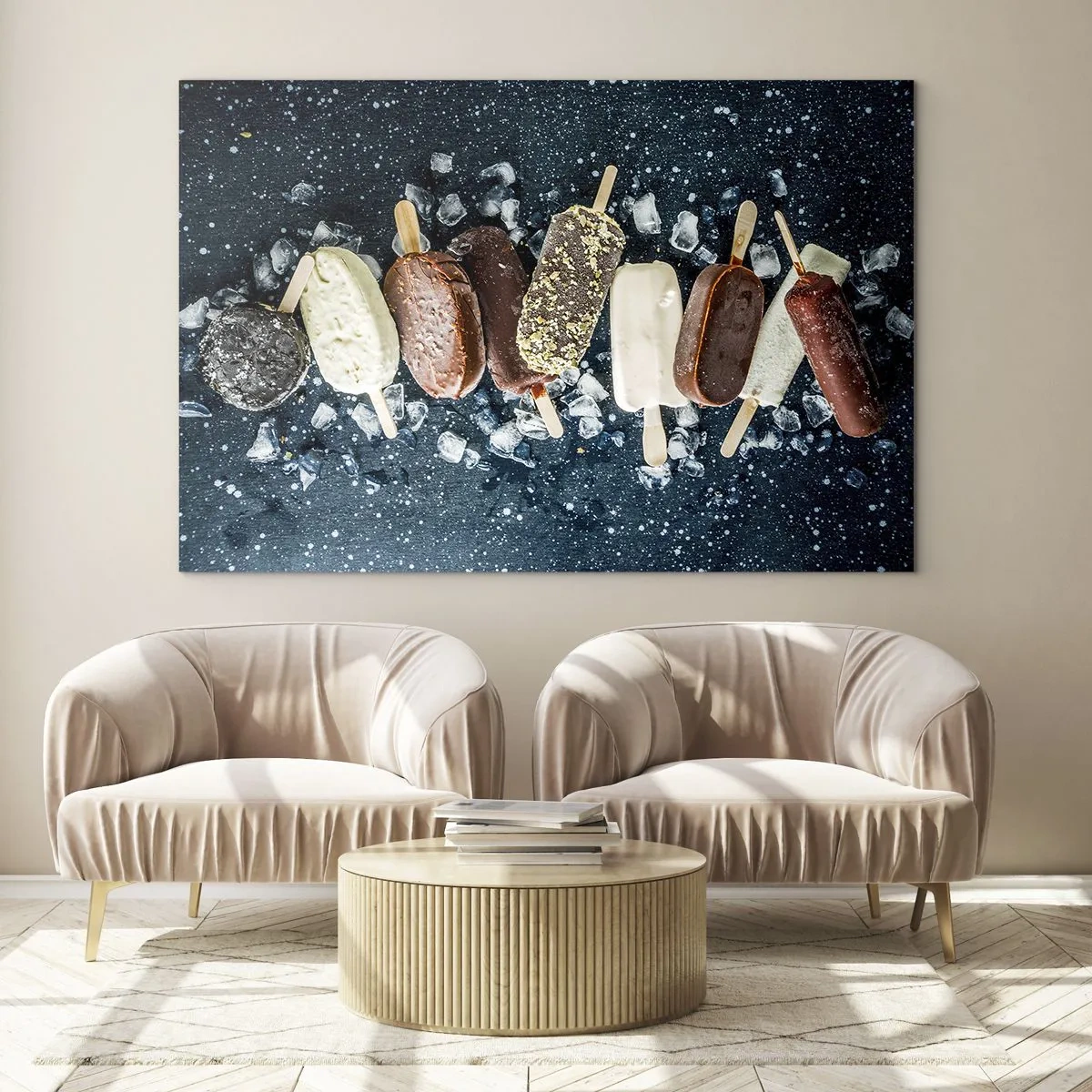 Obraz na szkle - Lody na patyku w różnych smakach ułożone na kostkach lodu - 70x50cm - Smak gorącego lata - Nowoczesna dekoracja ścienna do salonu i sypialni ARTTOR