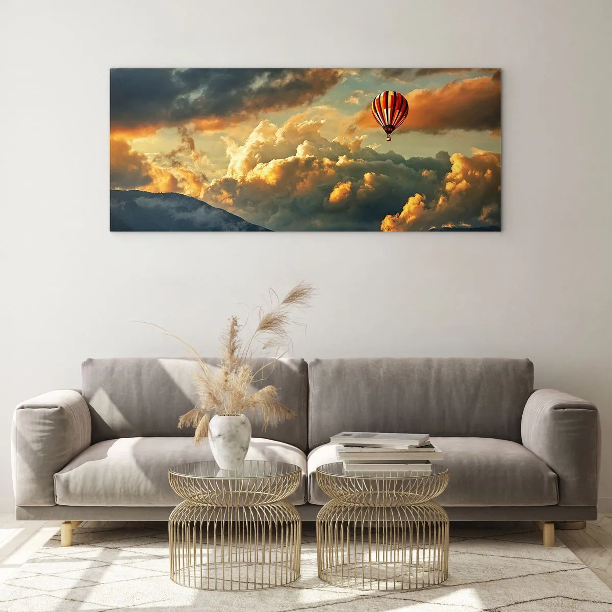 Obraz na szkle - Balon na tle dramatycznych chmur - 160x50cm - Lecę, bo chcę - Nowoczesna dekoracja ścienna do salonu i sypialni ARTTOR
