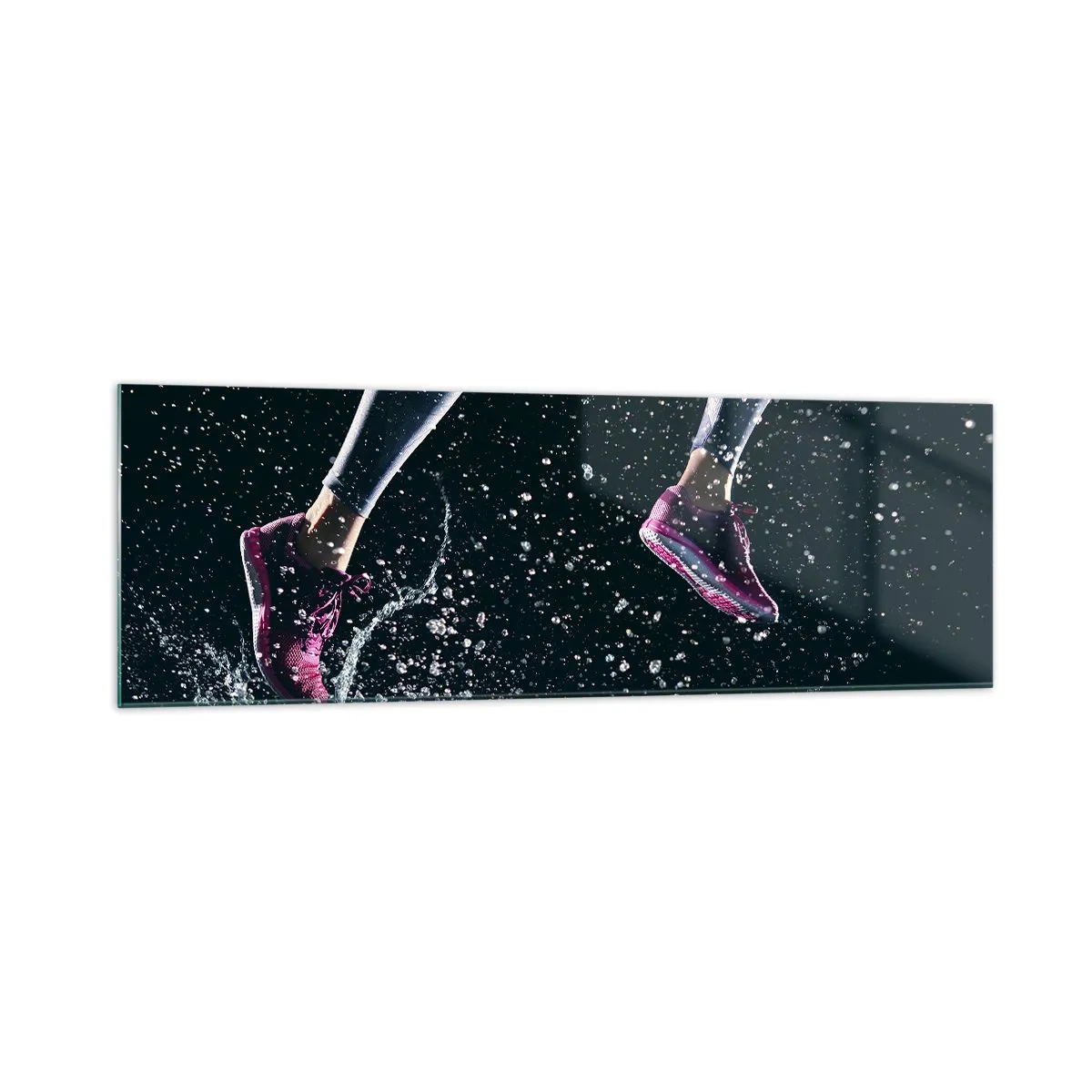 Obraz na szkle - Dynamiczne ujęcie biegu w deszczu na czarnym tle - 160x50cm - Ile sił w nogach - Nowoczesna dekoracja ścienna do salonu i sypialni ARTTOR