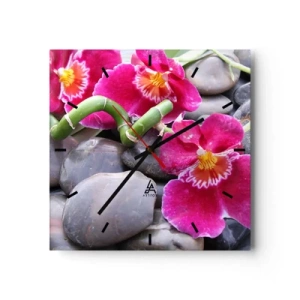 Zegar ścienny - Różowe orchidee na tle gładkich kamieni - 30x30cm - Chłód i żar - Nowoczesna dekoracja ścienna do salonu i sypialni ARTTOR