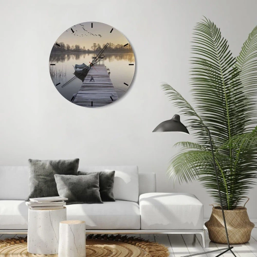 Zegar ścienny - Pomost z łodzią o wschodzie słońca nad jeziorem - 30x30cm - Wrócę za jakiś czas - Nowoczesna dekoracja ścienna do salonu, kuchni i sypialni ARTTOR
