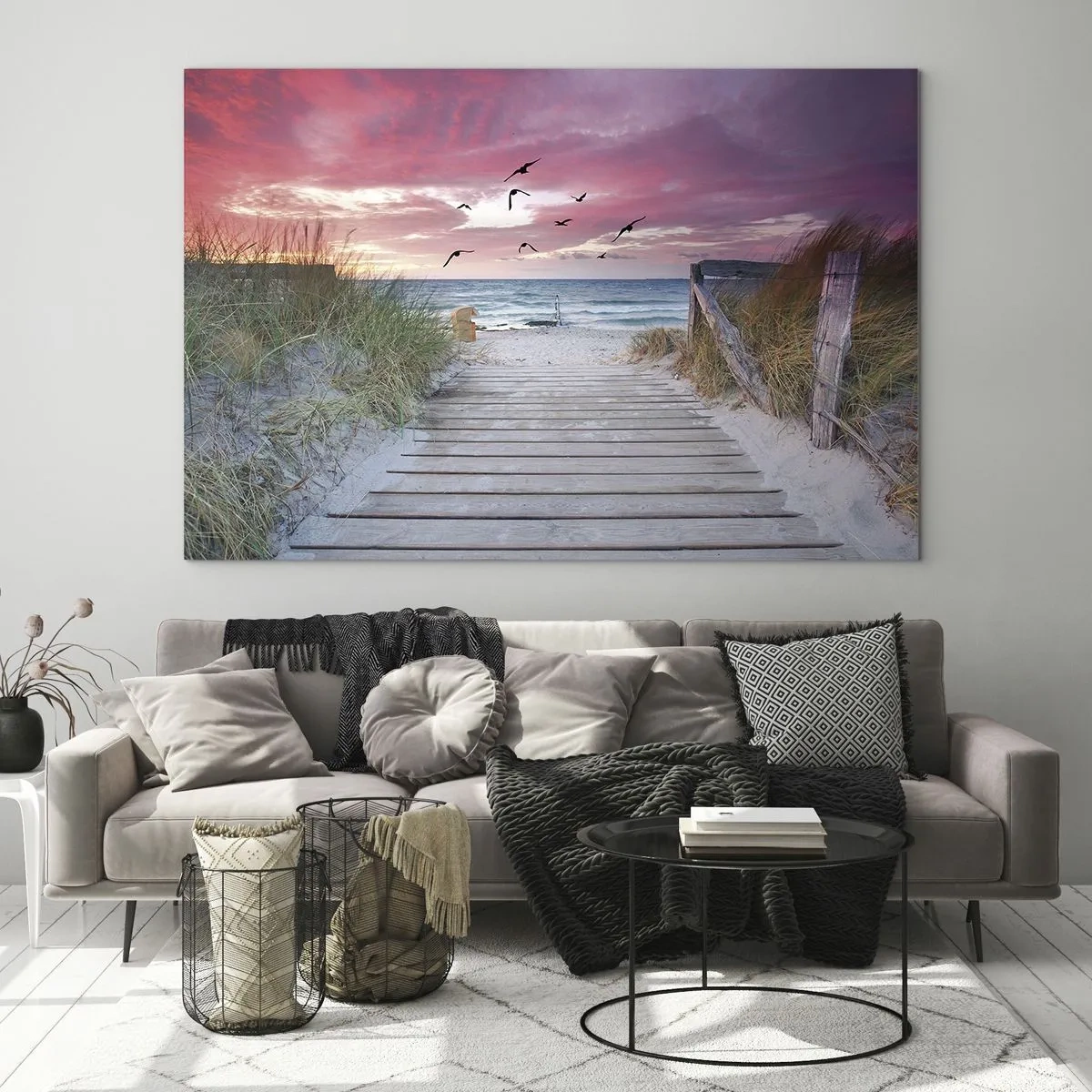 Obraz na szkle - Ścieżka na plażę o zachodzie słońca z lecącymi ptakami - 120x80cm - Bałtycka impresja - Nowoczesna dekoracja ścienna do salonu, kuchni i sypialni ARTTOR