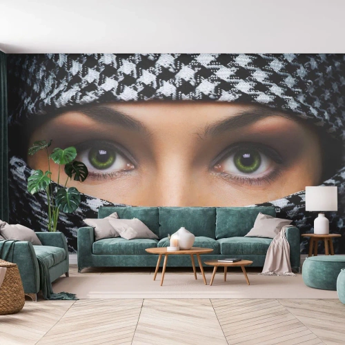 Fototapeta Samoprzylepna Deluxe Sticker - Portret zakwefionej zielonookiej piękności - Kobieta, Oczy, Kultura - 400x280 cm