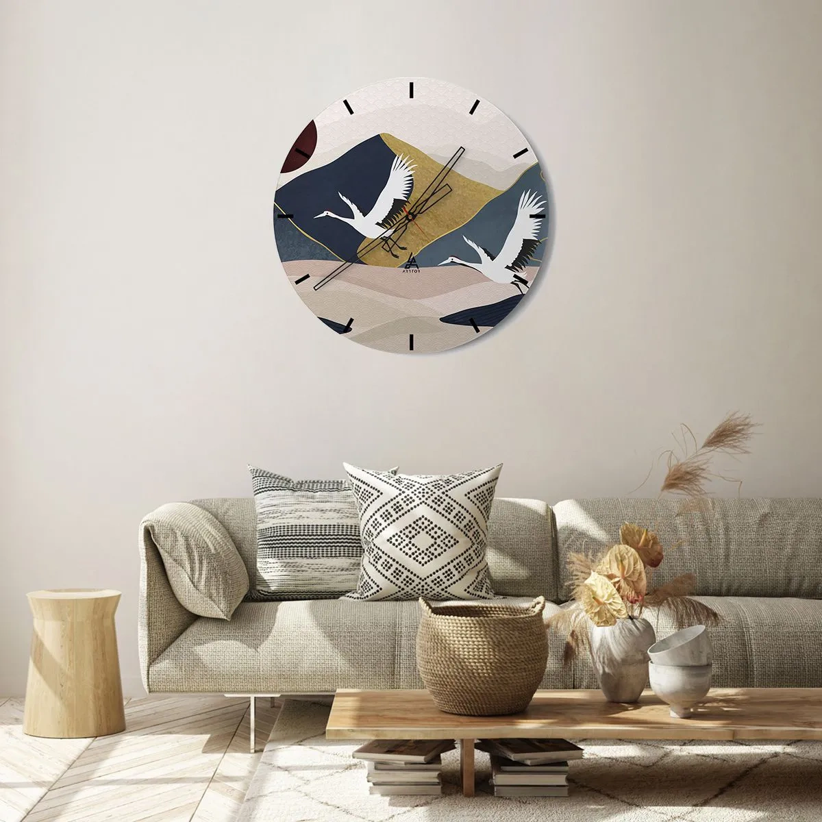 Zegar ścienny - Żurawie w locie na tle abstrakcyjnych gór i słońca - 30x30cm - I znowu ZLECIAŁ dzień - Nowoczesna dekoracja ścienna do salonu, kuchni i sypialni ARTTOR