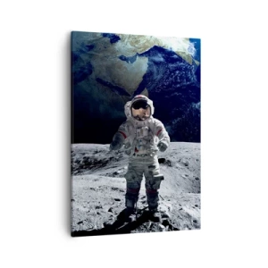 Obraz na płótnie - Astronauta stojący na powierzchni Księżyca z Ziemią w tle - 50x70cm - Pozdrowienia z Księżyca - Nowoczesna dekoracja ścienna do salonu, kuchni i sypialni ARTTOR