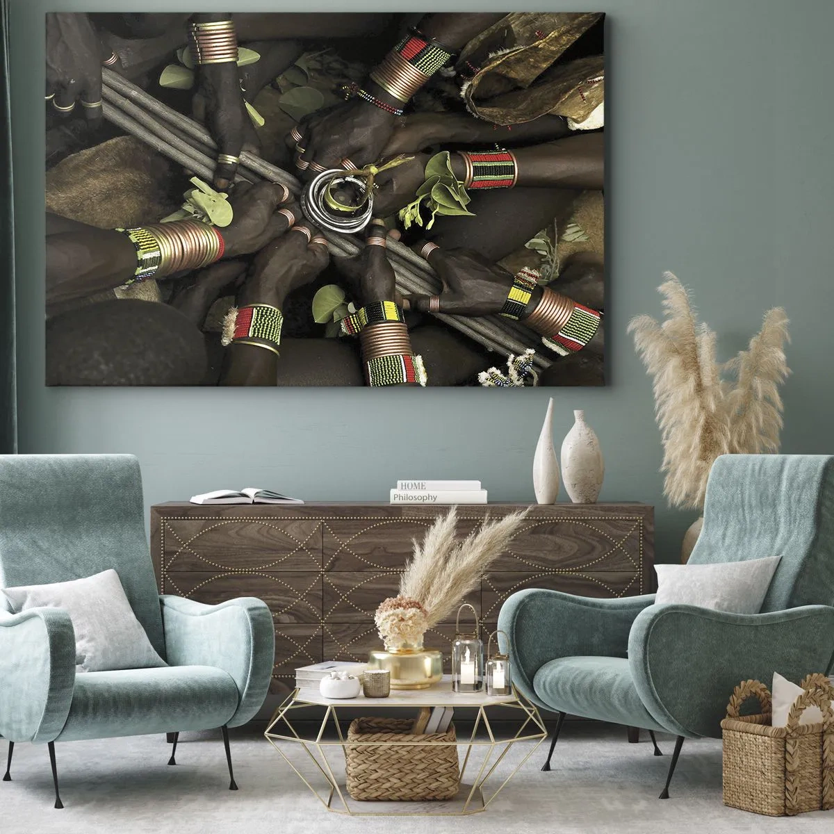 Obraz na płótnie - Tradycyjne bransolety na rękach w grupie rąk - 70x50cm - Jesteśmy razem - Nowoczesna dekoracja ścienna do salonu i sypialni ARTTOR