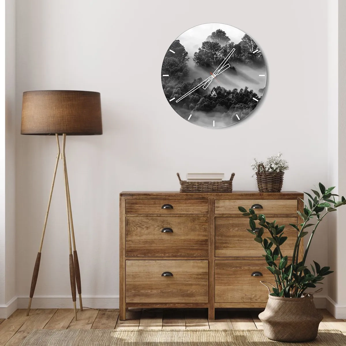 Zegar ścienny - Czarno-biały pejzaż górski z mgłą w lesie - 30x30cm - Wstający ze snu - Nowoczesna dekoracja ścienna do salonu, kuchni i sypialni ARTTOR
