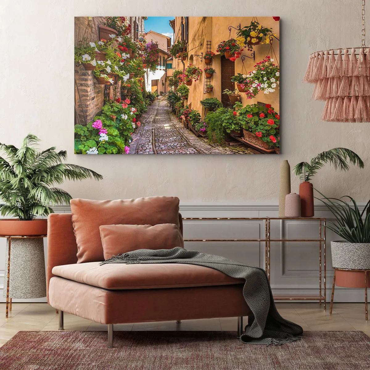 Obraz na płótnie - Urokliwa uliczka pełna kwiatów i doniczek - 70x50cm - Włoski zaułek - Nowoczesna dekoracja ścienna do salonu i sypialni ARTTOR