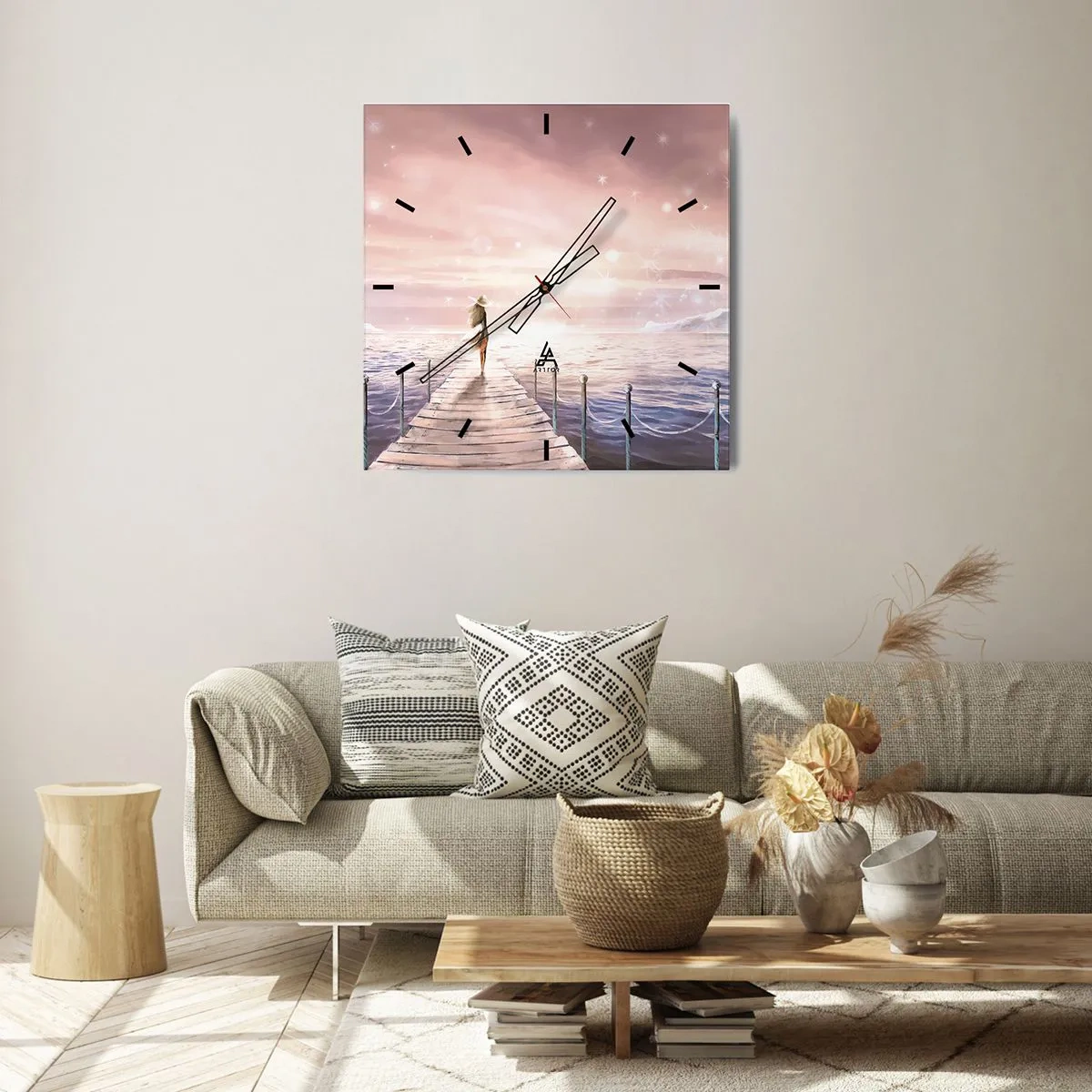 Zegar ścienny - Kobieta na pomoście w magicznej scenerii zachodu słońca - 30x30cm - W świetle marzenia - Nowoczesna dekoracja ścienna do salonu i sypialni ARTTOR