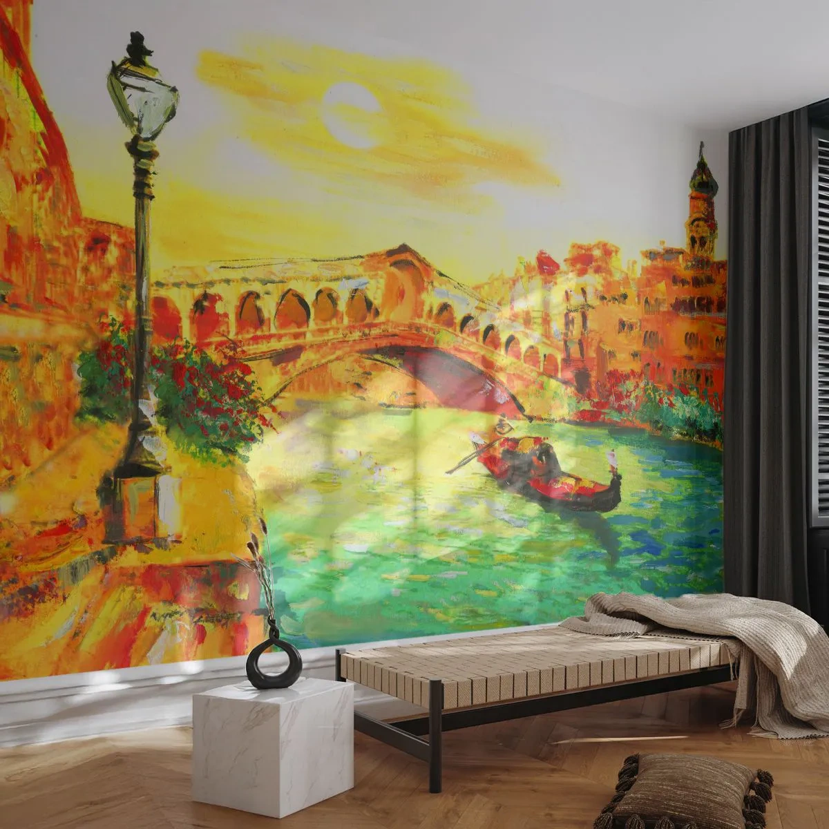 Fototapeta Premium Sand - Malarska Wenecja z gondolą i mostem w ciepłych barwach - 100x70cm - Pielgrzymka zakochanych - Nowoczesna dekoracja ścienna do salonu, kuchni i sypialni ARTTOR