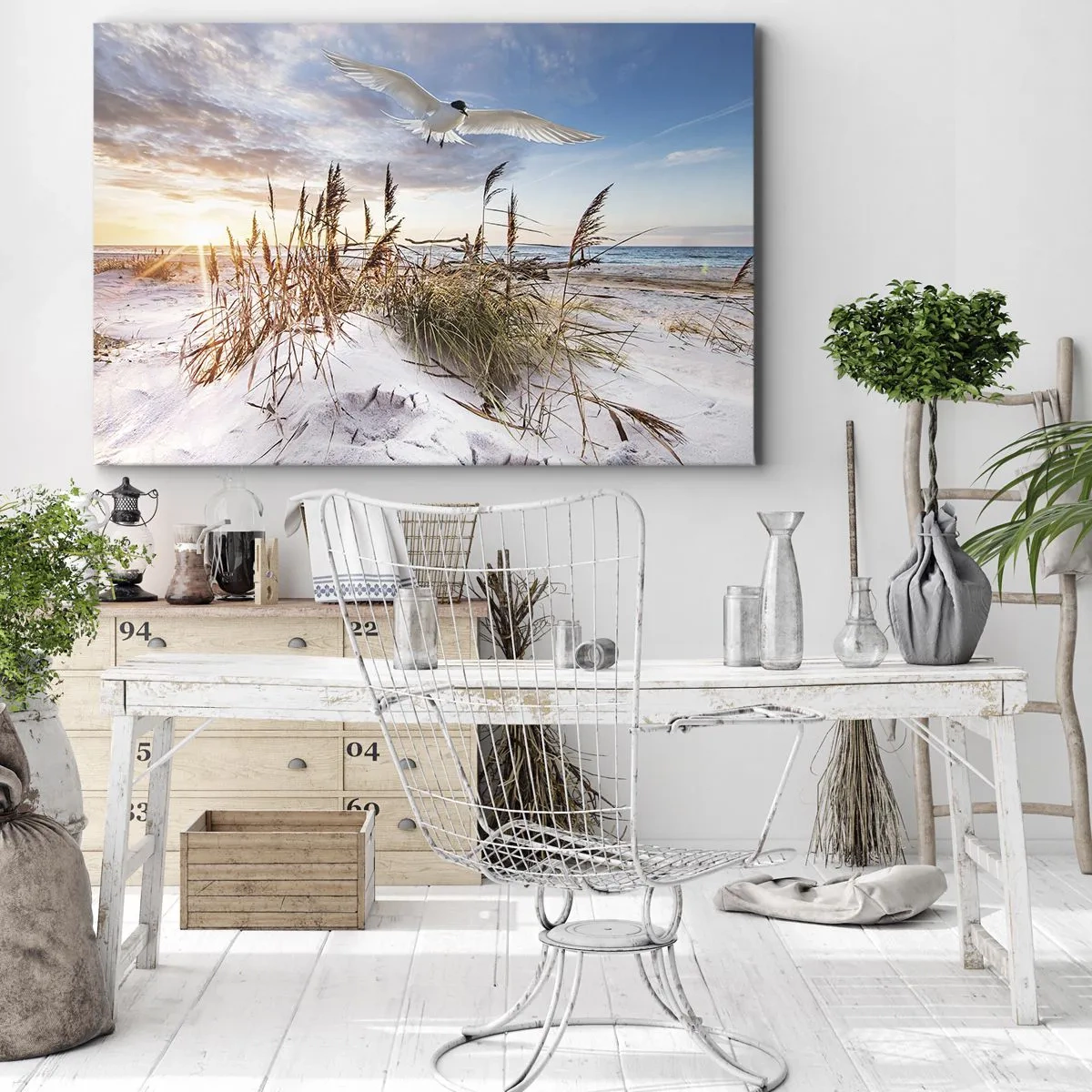 Obraz na płótnie - Plaża z lotem mewy o zachodzie słońca - 70x50cm - Wiatr od morza - Nowoczesna dekoracja ścienna do salonu i sypialni ARTTOR