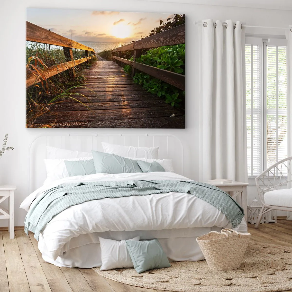 Obraz na płótnie - Drewniany pomost prowadzący na plażę o zachodzie słońca - 70x50cm - I wprost nad brzeg - Nowoczesna dekoracja ścienna do salonu i sypialni ARTTOR