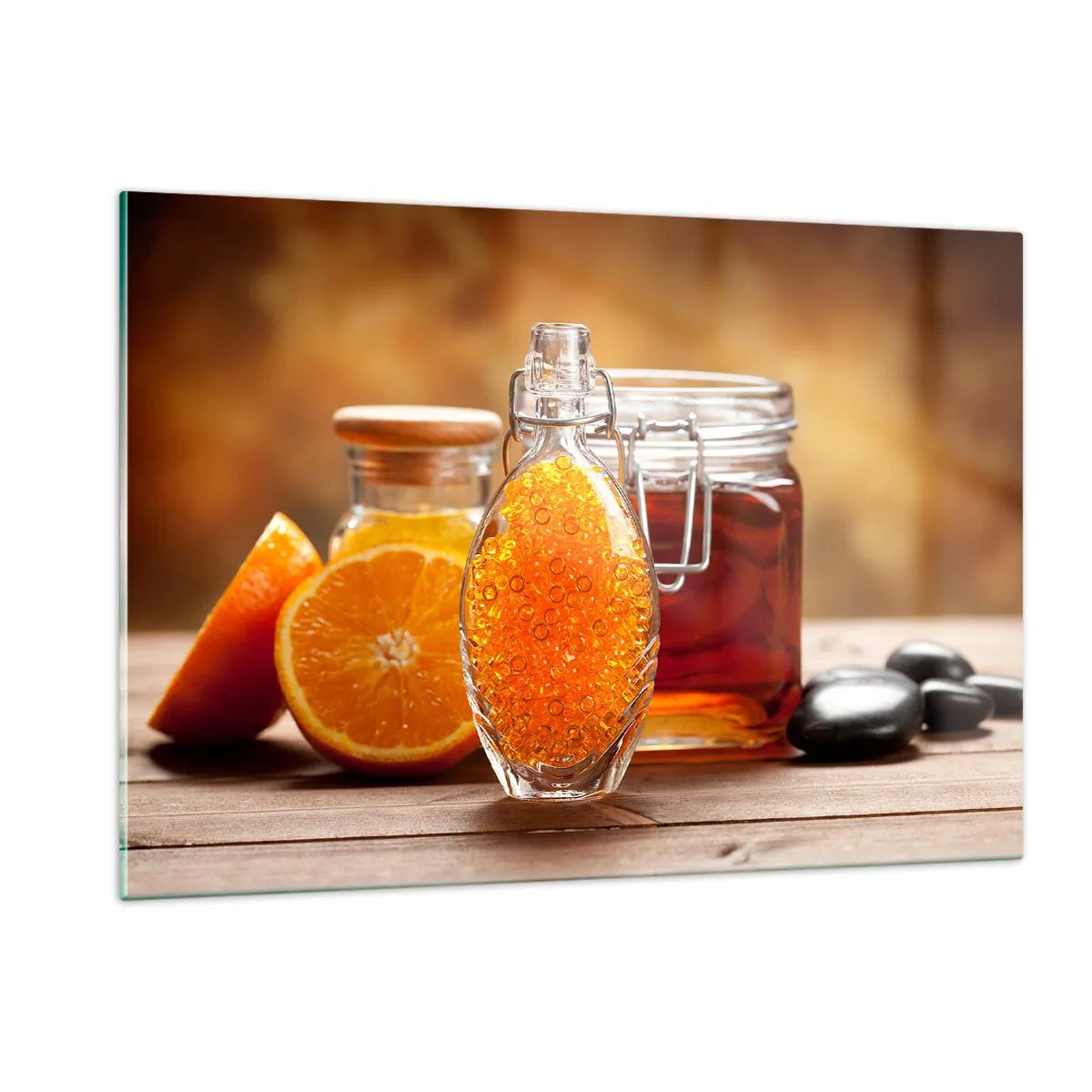 Obraz na szkle - Butelka z olejem i pomarańczą na drewnianym stole - 120x80cm - Słoneczne smaki i aromaty - Nowoczesna dekoracja ścienna do salonu, kuchni i sypialni ARTTOR