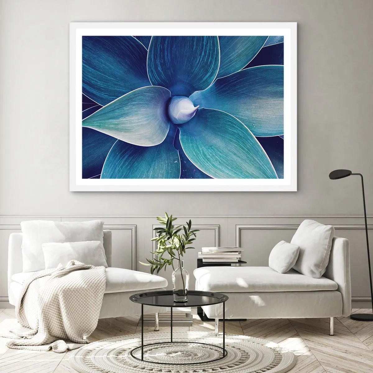 Plakat w białej ramie - Zbłękitniały od nieba - 100x70 cm