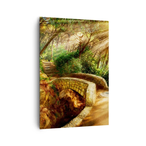 Obraz na płótnie - Leśny krajobraz z promieniami słońca i kamiennym mostkiem - 70x100cm - Prosto z mostku w baśniowy las - Nowoczesna dekoracja ścienna do salonu i sypialni ARTTOR