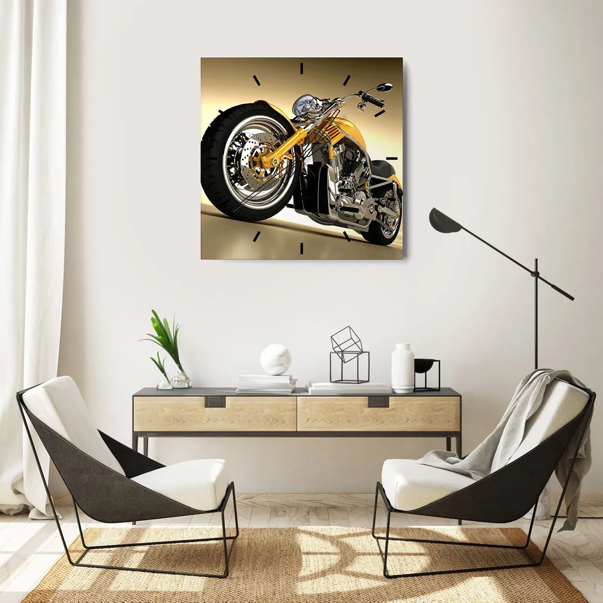Zegar ścienny - Żółty motocykl w stylu chopper na tle beżowej ściany - 30x30cm - Marzenie o sile i prędkości - Nowoczesna dekoracja ścienna do salonu i sypialni ARTTOR