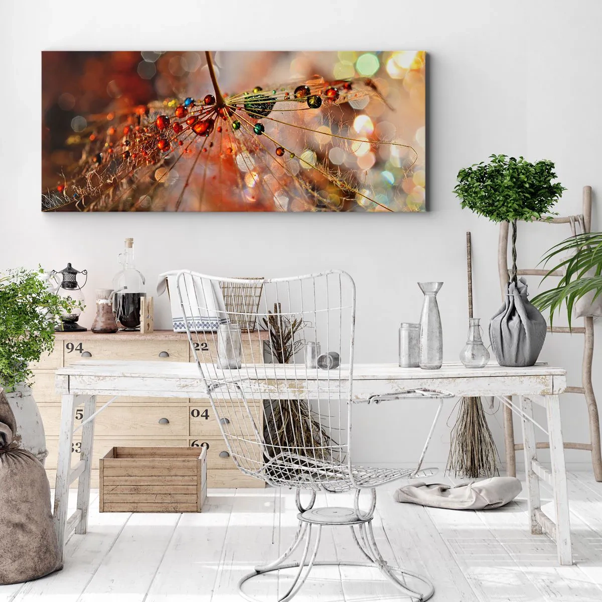 Obraz na płótnie - Makrofotografia kropli wody na delikatnej roślinie - 160x50cm - Nanizane na pajęczą nić - Nowoczesna dekoracja ścienna do salonu i sypialni ARTTOR