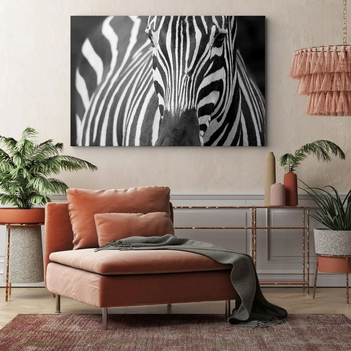 Obraz na płótnie - Czarno-białe zbliżenie zebry z charakterystycznymi pasami - 70x50cm - Świat jest czarno-biały - Nowoczesna dekoracja ścienna do salonu i sypialni ARTTOR