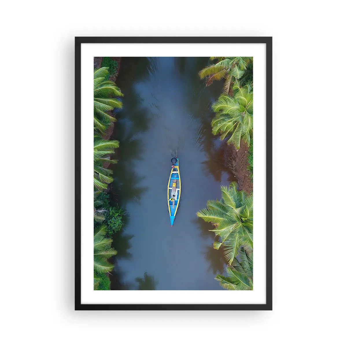 Plakat w czarnej ramie - Widok z lotu ptaka na łódkę płynącą po tropikalnej rzece - 50x70cm - Na tropikalnym szlaku - Nowoczesna dekoracja ścienna do salonu i sypialni ARTTOR