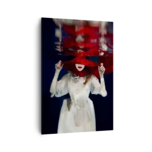 Obraz na płótnie - Kobieta w czerwonym kapeluszu zanurzona w wodzie - 70x100cm - Dziwożona - Nowoczesna dekoracja ścienna do salonu i sypialni ARTTOR