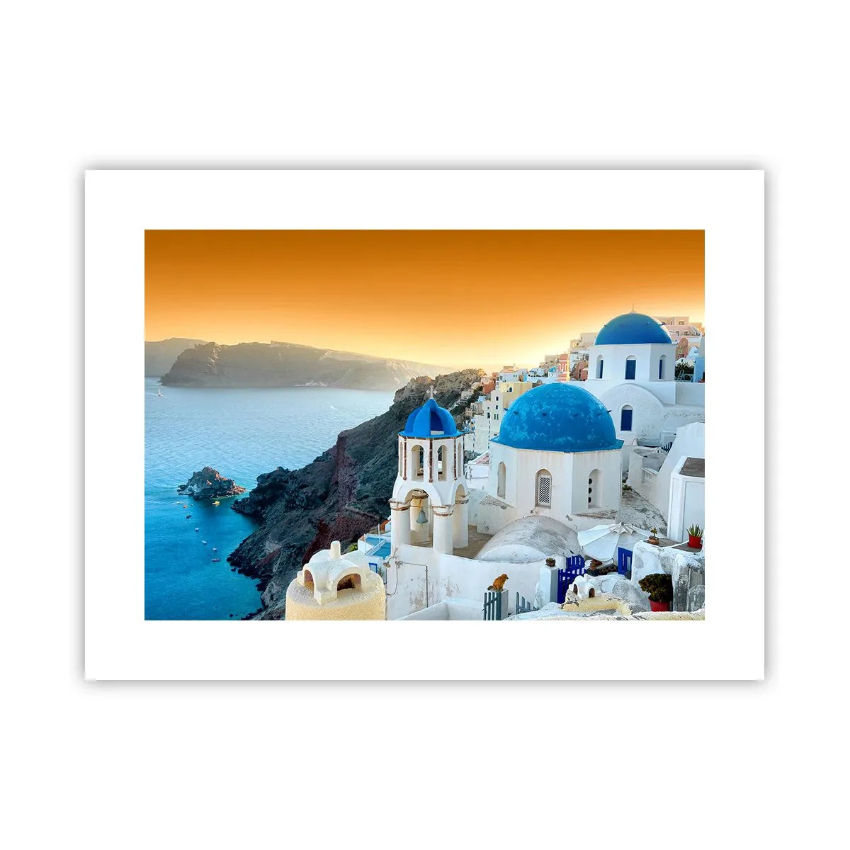 Plakat - Santorini - przytulone do skał - 40x30 cm