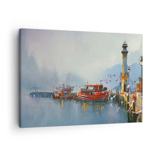 Obraz na płótnie - Port z czerwonymi łodziami otoczony mglistym pejzażem - 70x50cm - Na końcu świata - Nowoczesna dekoracja ścienna do salonu i sypialni ARTTOR