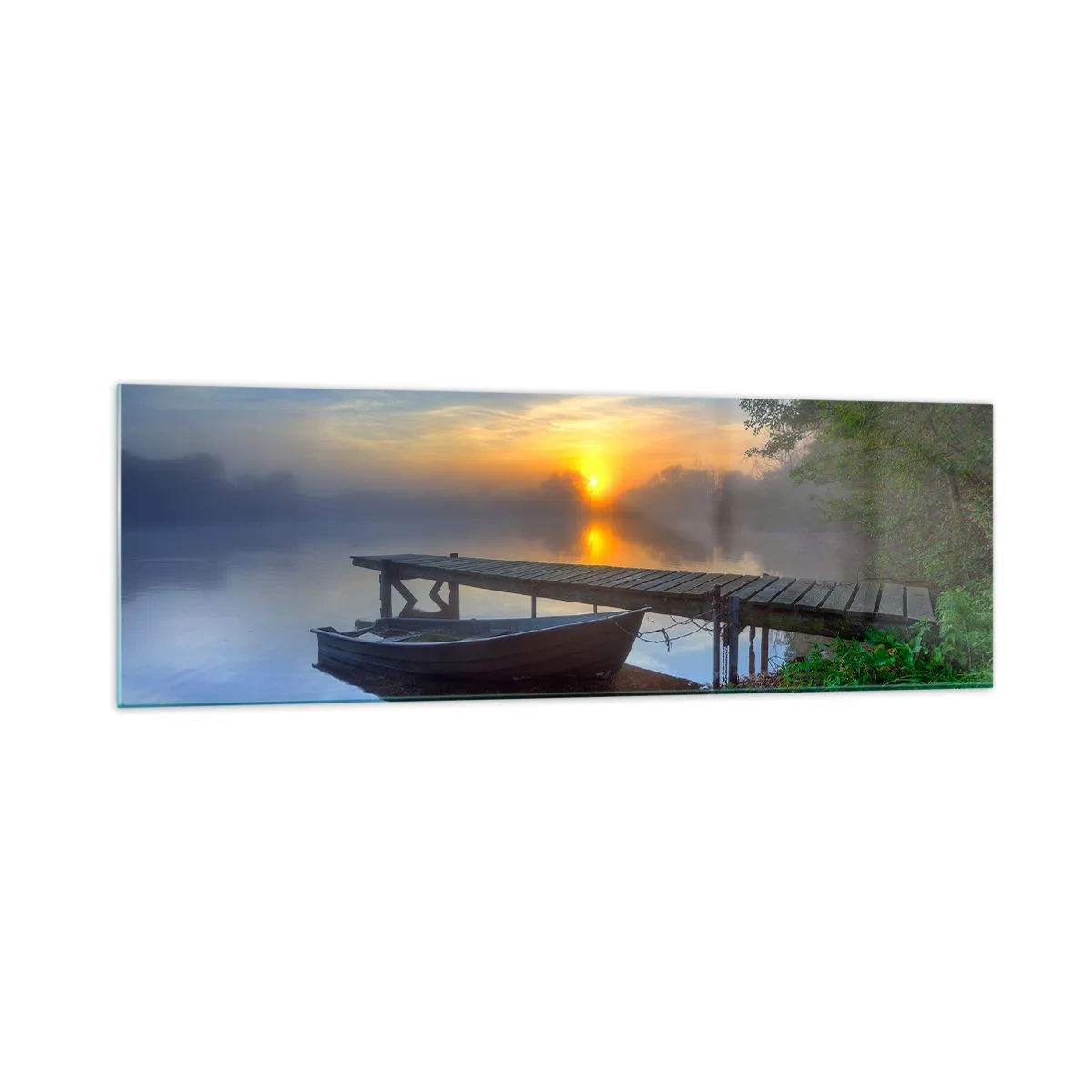 Obraz na szkle - Pomost nad jeziorem o wschodzie słońca z łodzią przy brzegu - 160x50cm - Jak zwyczajne zamienia się w magiczne - Nowoczesna dekoracja ścienna do salonu i sypialni ARTTOR