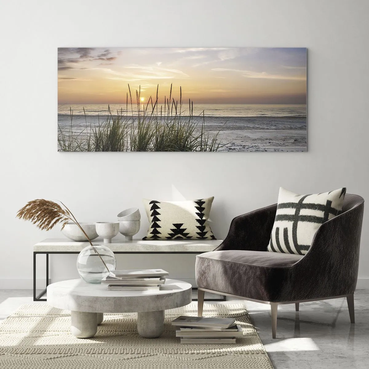 Obraz na szkle - Piaszczysta plaża o zachodzie słońca z trawami w tle - 120x50cm - Popatrz, pomyśl, poczuj - Nowoczesna dekoracja ścienna do salonu i sypialni ARTTOR