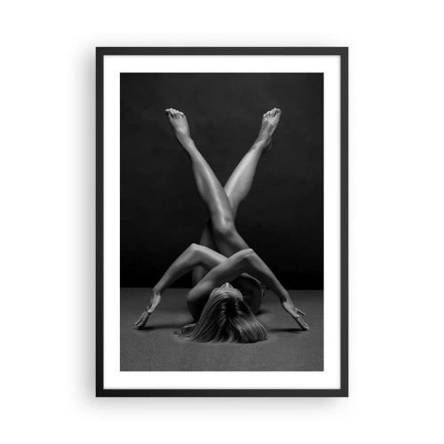 Plakat w czarnej ramie - Artystyczne ujęcie kobiecej sylwetki w czerni i bieli - 50x70cm - Geometria nagości - Nowoczesna dekoracja ścienna do salonu i sypialni ARTTOR