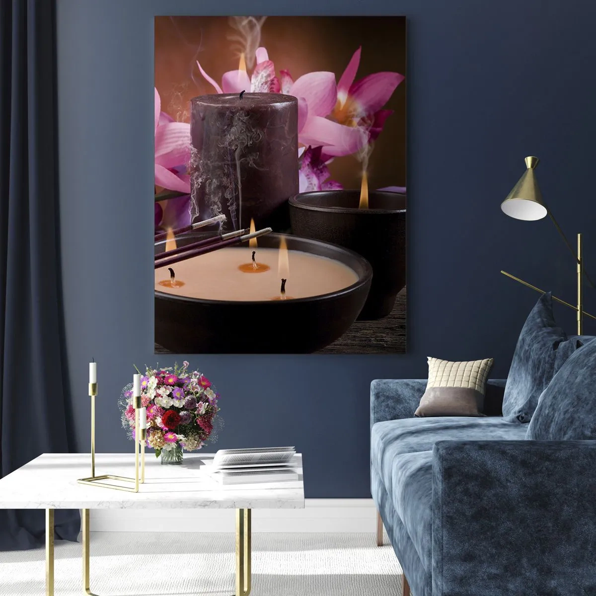 Obraz na szkle - Figurka Buddy z zapalonymi świecami i kadzidełkami - 80x120cm - Oczyścić umysł, uspokoić ciało - Nowoczesna dekoracja ścienna do salonu i sypialni ARTTOR