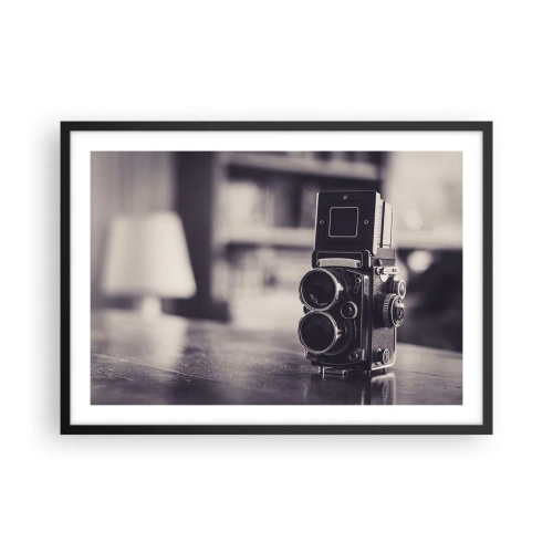 Plakat w czarnej ramie - Zabytkowy aparat fotograficzny w czerni i bieli - 70x50cm - Magia starej fotografii - Nowoczesna dekoracja ścienna do salonu i sypialni ARTTOR