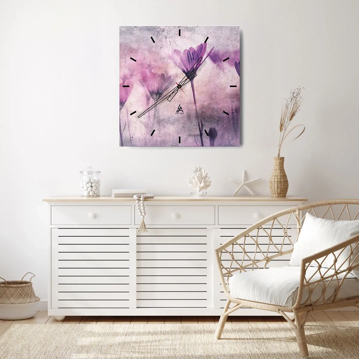 Zegar ścienny - Delikatne kwiaty w odcieniach fioletu na jasnym tle - 30x30cm - Sen kwiatów - Nowoczesna dekoracja ścienna do salonu i sypialni ARTTOR