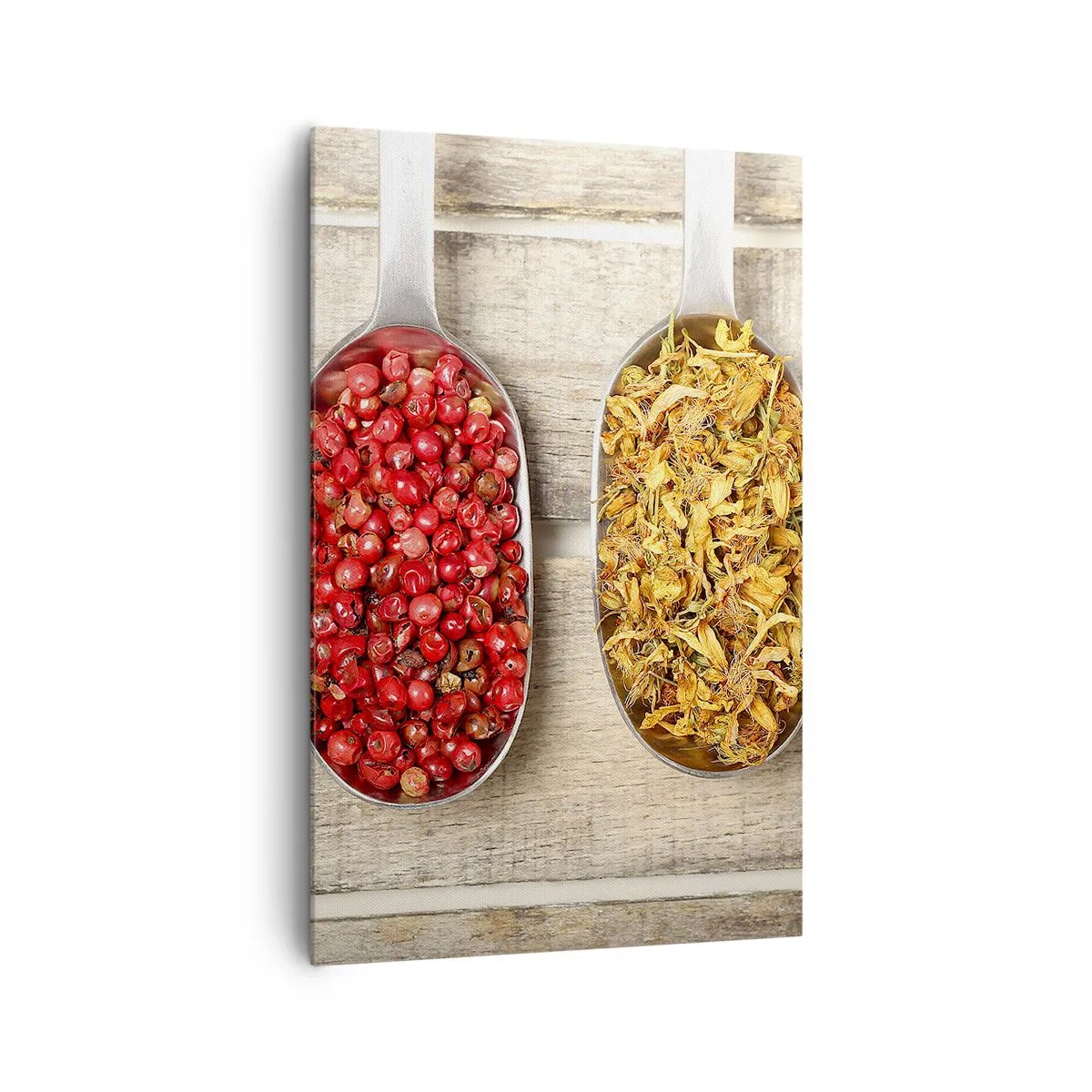 Obraz na płótnie - Trzy metalowe łyżki z przyprawami na drewnianym tle - 80x120cm - Kuchenna magia - Nowoczesna dekoracja ścienna do salonu i sypialni ARTTOR