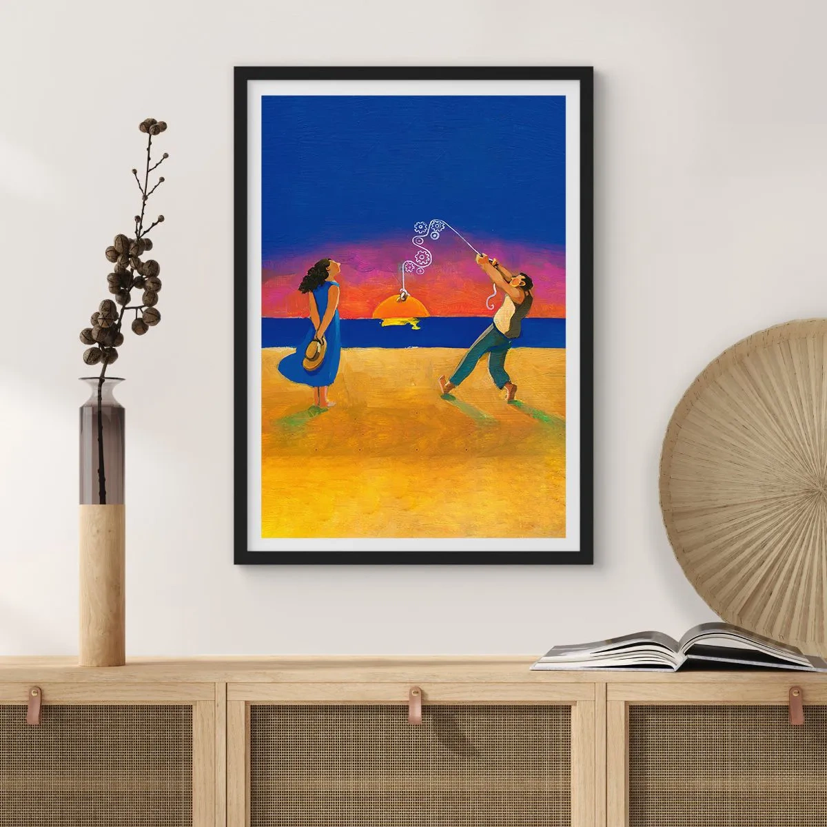 Plakat w czarnej ramie - Postacie na plaży podczas zachodu słońca - 50x70cm - Więcej niż gwiazdka z nieba - Nowoczesna dekoracja ścienna do salonu i sypialni ARTTOR
