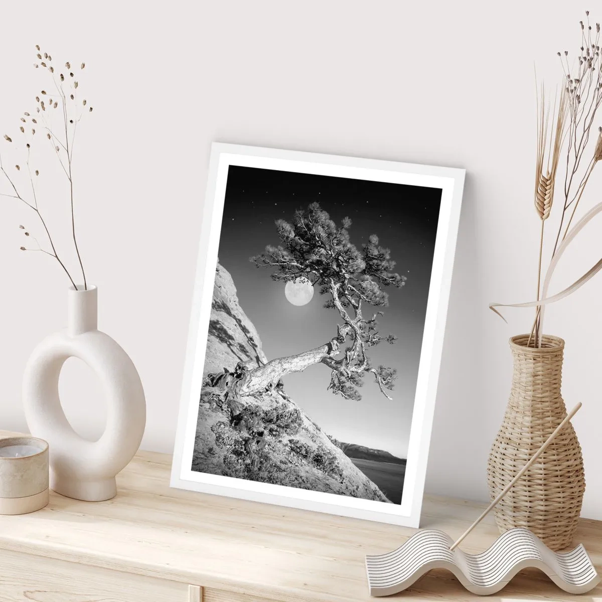 Plakat w białej ramie - Zwycięska wojowniczka - 70x100 cm