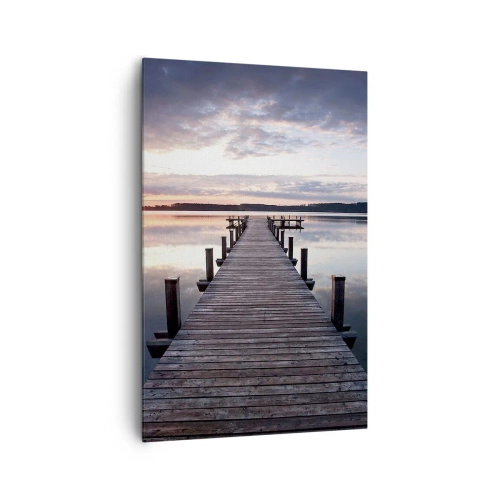 Obraz na płótnie - Pomost na jeziorze o zachodzie słońca w spokojnym krajobrazie - 80x120cm - Cicha granica dnia i nocy - Nowoczesna dekoracja ścienna do salonu i sypialni ARTTOR