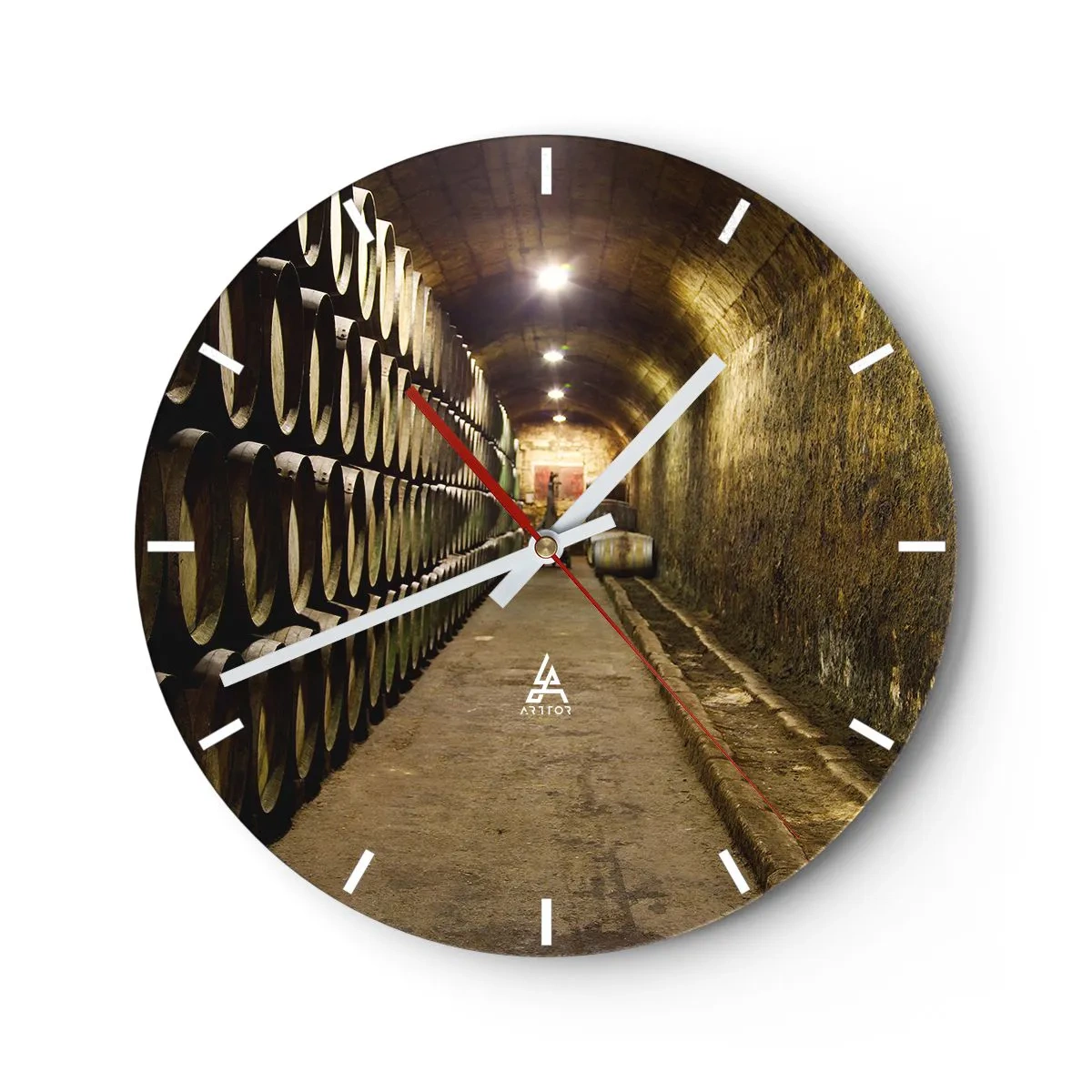 Zegar ścienny - Wnętrze piwnicy z drewnianymi beczkami na wino - 30x30cm - Dobrze jest poleżeć sobie - Nowoczesna dekoracja ścienna do salonu, kuchni i sypialni ARTTOR