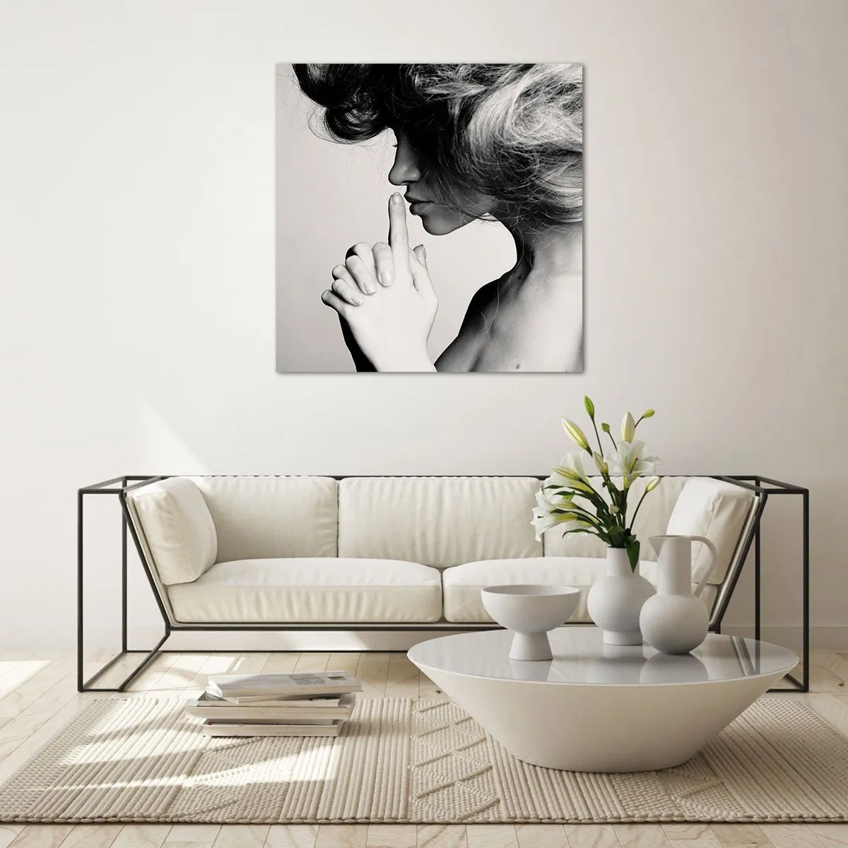 Obraz na szkle - Zasłuchana w sobie - 70x70 cm