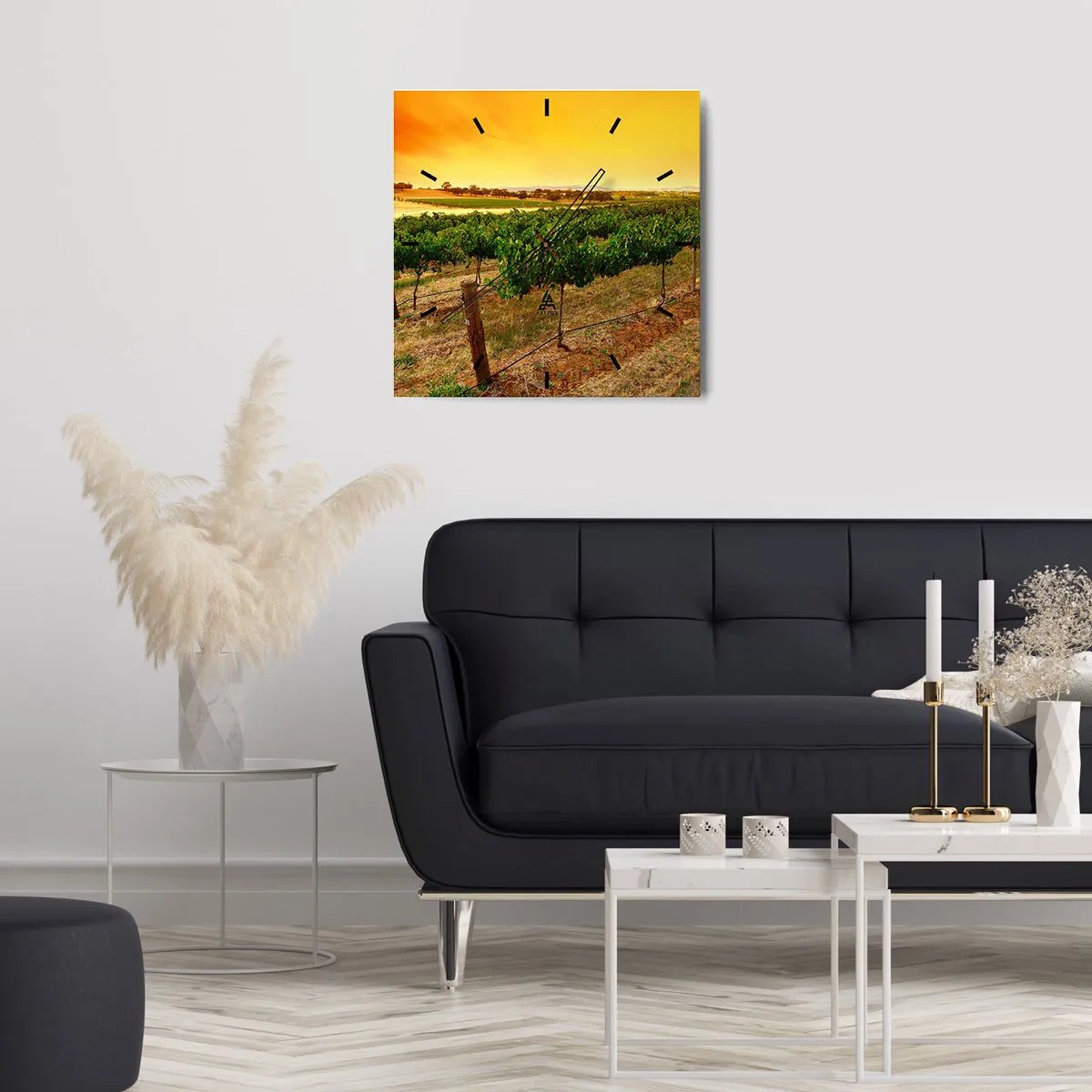 Zegar ścienny - Winorośle na plantacji przy złotym zachodzie słońca - 30x30cm - Napić się słońca - Nowoczesna dekoracja ścienna do salonu i sypialni ARTTOR