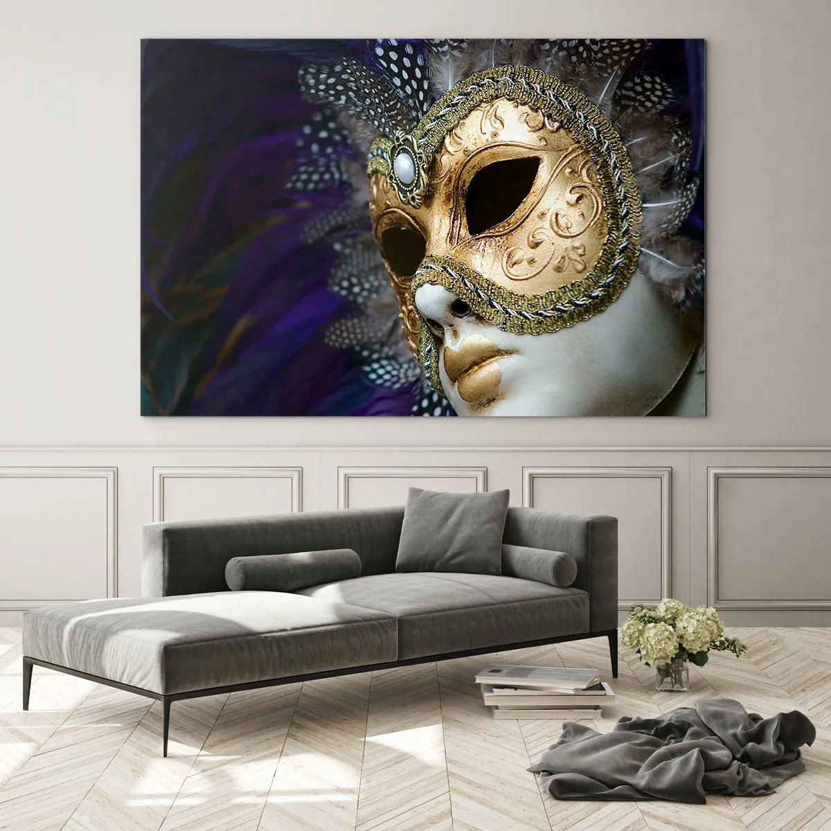 Obraz na szkle - Złota maska wenecka z piórami na tle fioletowym - 120x80cm - Portret wenecki w złocie - Nowoczesna dekoracja ścienna do salonu, kuchni i sypialni ARTTOR